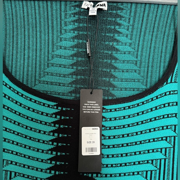 Fashion Nova Body Con Dress - Picture 4 of 5